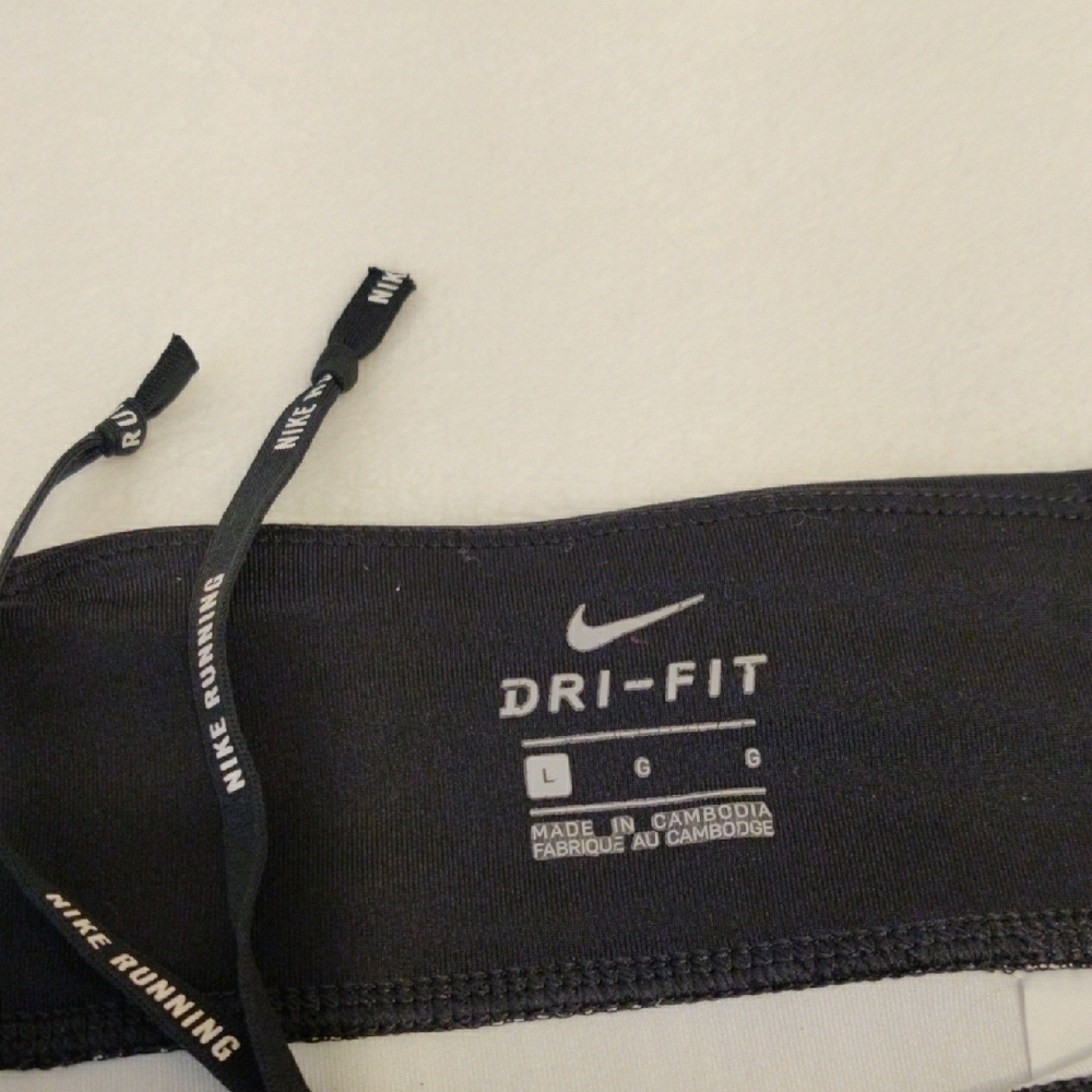 Nike Black and White Patterned Leggings - Picture 4 of 8